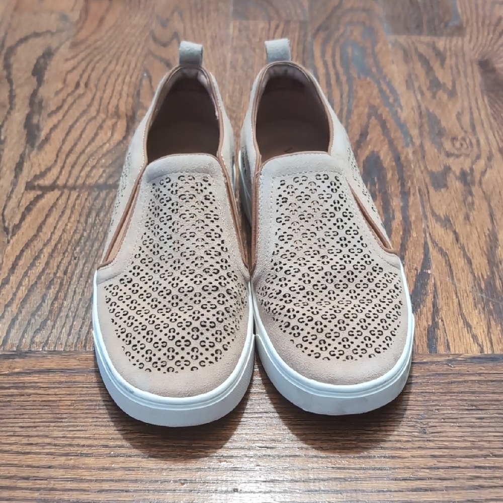 Vionic Tan and White Slip-On Sneakers with Textured Fabric Size 10
